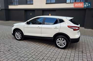 Внедорожник / Кроссовер Nissan Qashqai 2014 в 