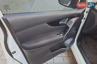 Внедорожник / Кроссовер Nissan Qashqai 2014 в 