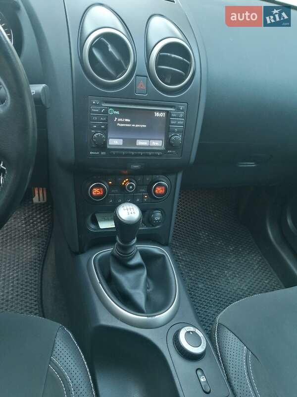 Внедорожник / Кроссовер Nissan Qashqai 2012 в Ровно