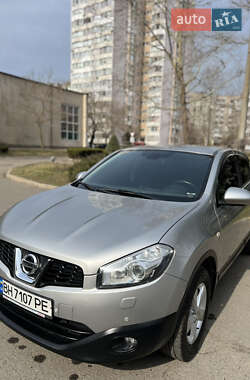 Внедорожник / Кроссовер Nissan Qashqai 2013 в Южном