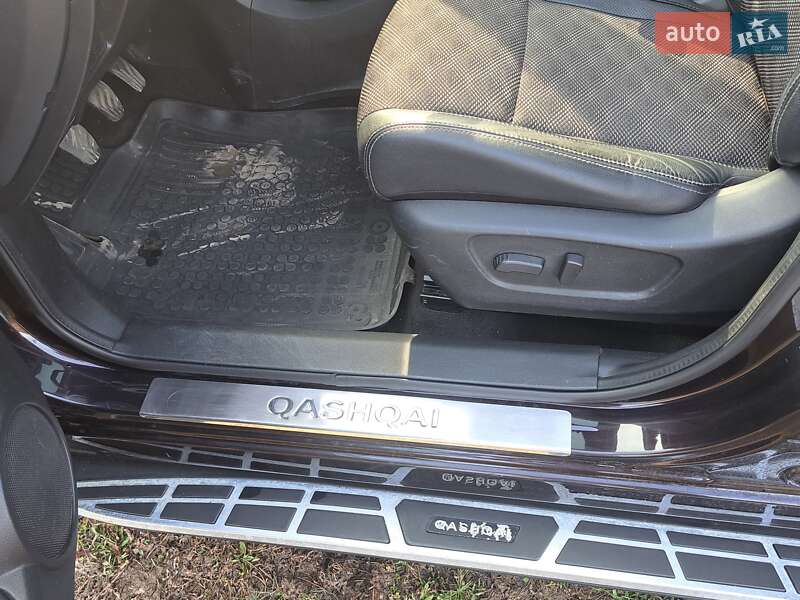 Внедорожник / Кроссовер Nissan Qashqai 2014 в Ивано-Франковске