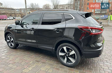Внедорожник / Кроссовер Nissan Qashqai 2015 в 