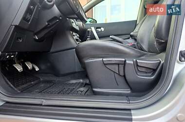 Позашляховик / Кросовер Nissan Qashqai 2013 в 