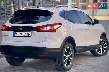 Позашляховик / Кросовер Nissan Qashqai 2015 в 