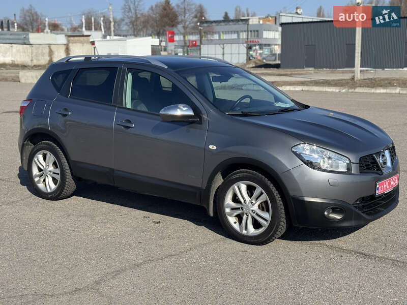 Внедорожник / Кроссовер Nissan Qashqai 2012 в 