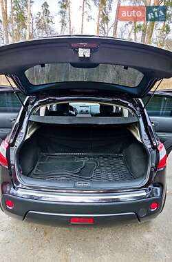 Внедорожник / Кроссовер Nissan Qashqai 2010 в 