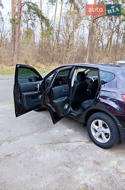 Внедорожник / Кроссовер Nissan Qashqai 2010 в 