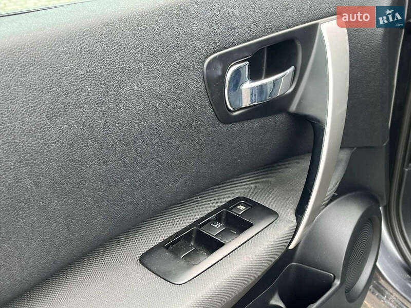 Позашляховик / Кросовер Nissan Qashqai 2012 в Львові