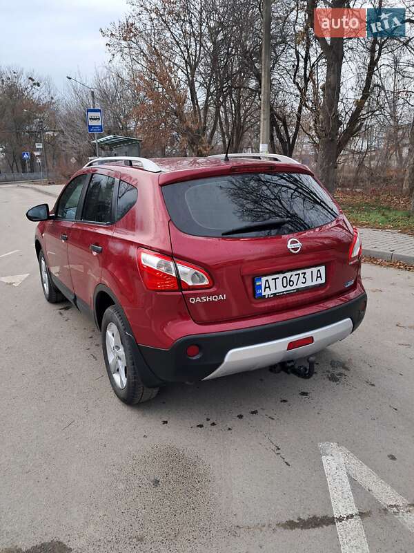 Позашляховик / Кросовер Nissan Qashqai 2011 в Івано-Франківську