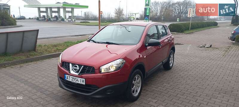 Внедорожник / Кроссовер Nissan Qashqai 2011 в 
