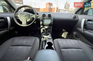Внедорожник / Кроссовер Nissan Qashqai 2012 в 