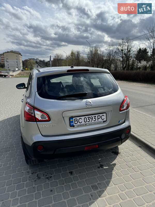 Позашляховик / Кросовер Nissan Qashqai 2012 в Львові