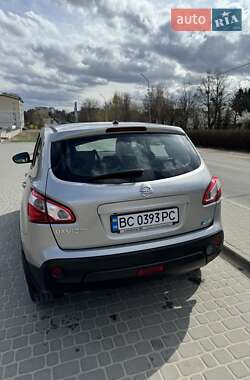 Внедорожник / Кроссовер Nissan Qashqai 2012 в 