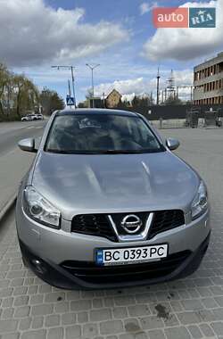Внедорожник / Кроссовер Nissan Qashqai 2012 в 