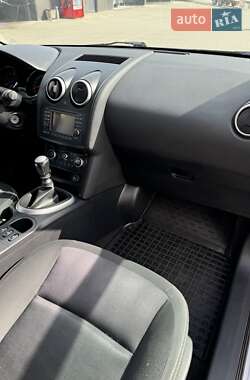 Внедорожник / Кроссовер Nissan Qashqai 2012 в 