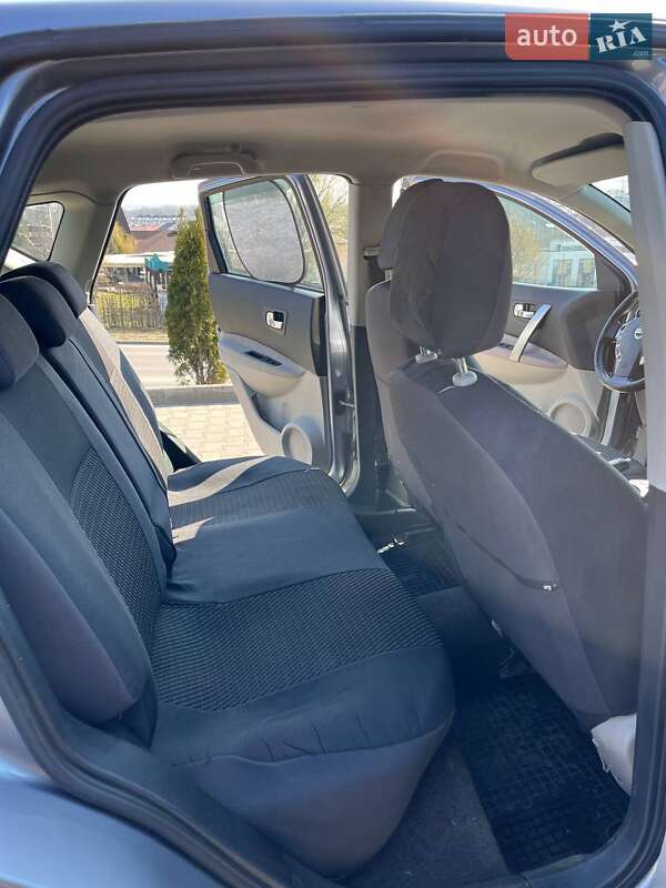 Внедорожник / Кроссовер Nissan Qashqai 2010 в Черновцах