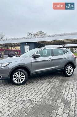 Внедорожник / Кроссовер Nissan Qashqai 2014 в 
