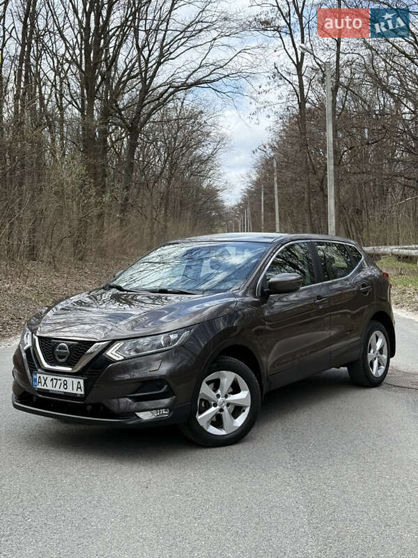 Позашляховик / Кросовер Nissan Qashqai 2017 в 