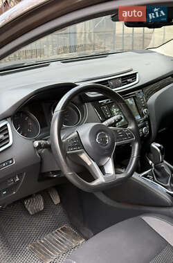 Позашляховик / Кросовер Nissan Qashqai 2017 в 