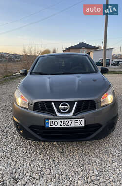 Внедорожник / Кроссовер Nissan Qashqai 2012 в 