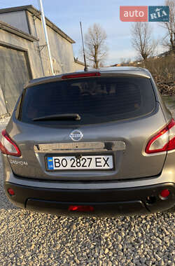 Внедорожник / Кроссовер Nissan Qashqai 2012 в 
