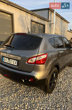 Внедорожник / Кроссовер Nissan Qashqai 2012 в 