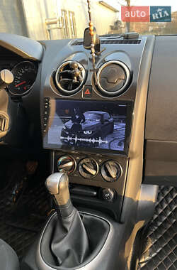 Внедорожник / Кроссовер Nissan Qashqai 2012 в 