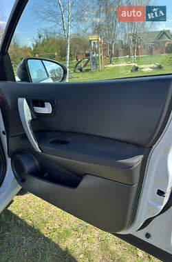 Внедорожник / Кроссовер Nissan Qashqai 2008 в 