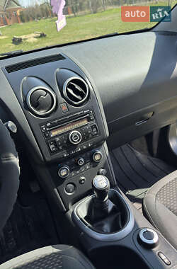 Внедорожник / Кроссовер Nissan Qashqai 2008 в 