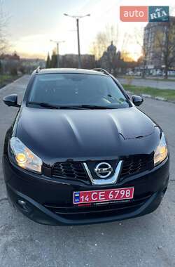 Внедорожник / Кроссовер Nissan Qashqai 2013 в 