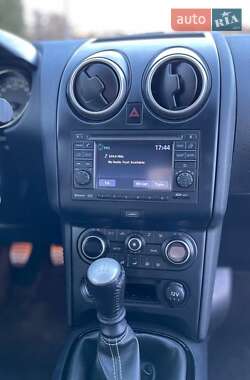 Внедорожник / Кроссовер Nissan Qashqai 2013 в 
