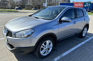 Внедорожник / Кроссовер Nissan Qashqai 2010 в 