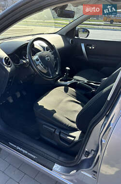 Внедорожник / Кроссовер Nissan Qashqai 2010 в 