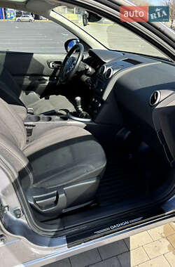 Внедорожник / Кроссовер Nissan Qashqai 2010 в 