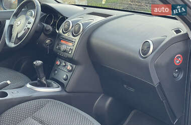 Внедорожник / Кроссовер Nissan Qashqai 2008 в 