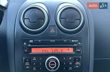 Позашляховик / Кросовер Nissan Qashqai 2010 в 