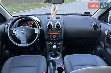 Позашляховик / Кросовер Nissan Qashqai 2010 в 