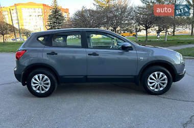 Позашляховик / Кросовер Nissan Qashqai 2010 в 