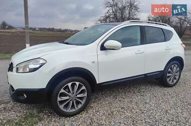 Внедорожник / Кроссовер Nissan Qashqai 2010 в 