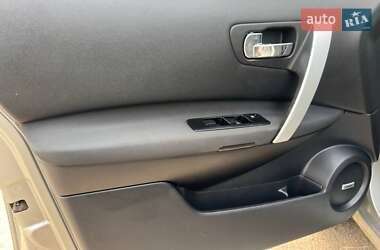Внедорожник / Кроссовер Nissan Qashqai 2011 в 