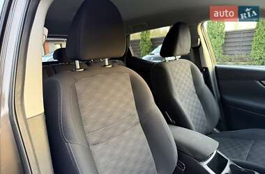 Внедорожник / Кроссовер Nissan Qashqai 2016 в 