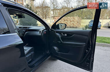 Внедорожник / Кроссовер Nissan Qashqai 2015 в 