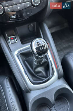 Внедорожник / Кроссовер Nissan Qashqai 2015 в 