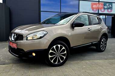 Внедорожник / Кроссовер Nissan Qashqai 2013 в 