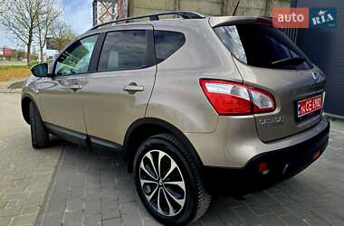 Внедорожник / Кроссовер Nissan Qashqai 2013 в 