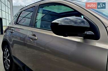 Внедорожник / Кроссовер Nissan Qashqai 2013 в 