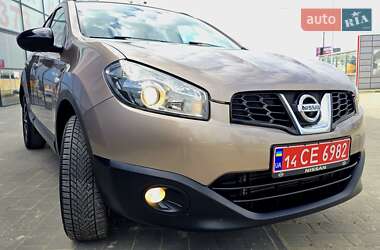 Внедорожник / Кроссовер Nissan Qashqai 2013 в 