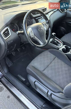 Внедорожник / Кроссовер Nissan Qashqai 2014 в 