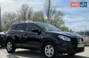 Внедорожник / Кроссовер Nissan Qashqai 2012 в 