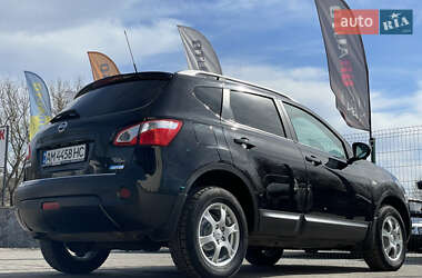 Внедорожник / Кроссовер Nissan Qashqai 2012 в 